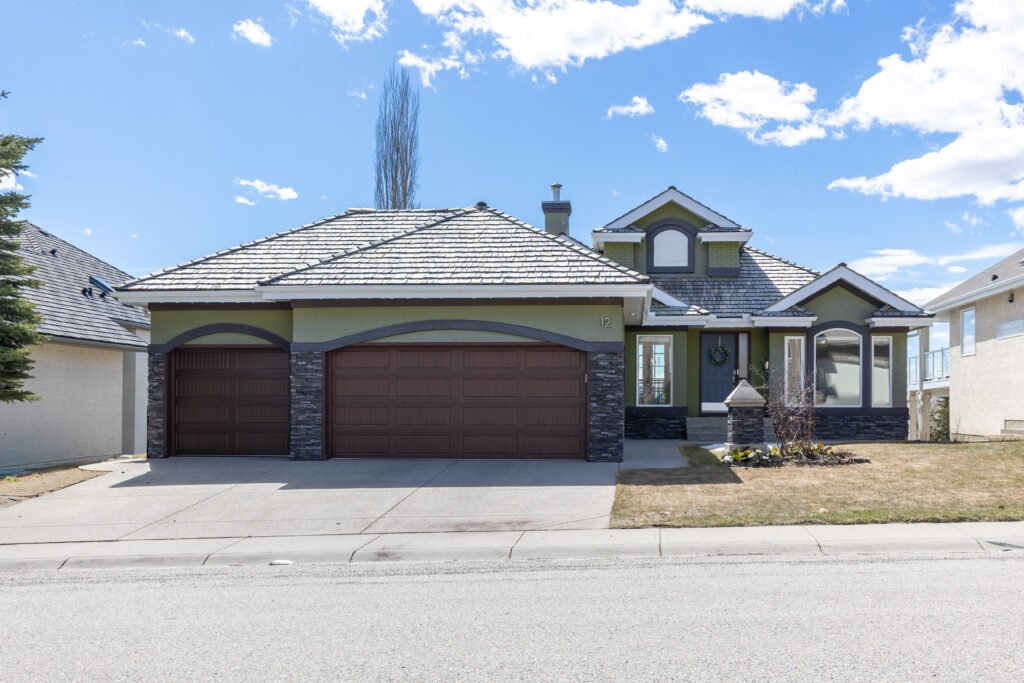 12 Arbour Estates Green NW Calgary AB T3G 4E2